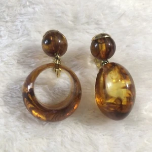 Orecchini Pendenti Clip On Vintage MOD Radice Birra Marmorizzata Lucite Porta Bussante - Foto 1 di 17