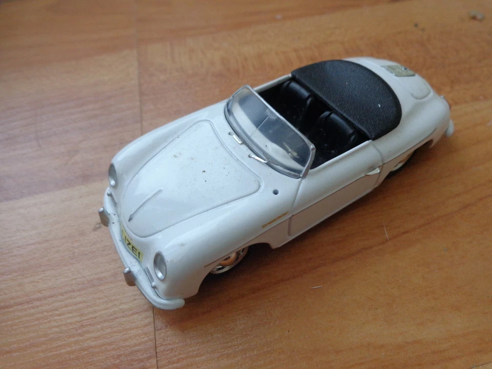 1/43 CORGI VANGUARDS VA07901 PORSCHE 356 CABRIO AUTOBAHN POLICE CAR STUTTGART - Immagine 1 di 1