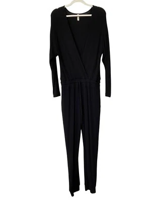 Mono de mujer Elan acanalado imitación envoltura manga larga grande negro con cordón joggers Foto 1 de 4