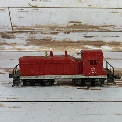 POSTWAR LIONEL 600 MKT NW2 DIESEL  SWITCHER, C-7 EX, RUNS GREAT - Image 1 of 4