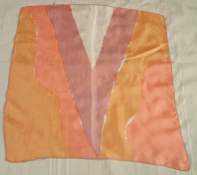 ВИНТАЖНЫЙ КВАДРАТНЫЙ ШАРФ VERA 100% АЦЕТАТ 25 ДЮЙМОВ НА 25 ДЮЙМОВ ПРИГЛУШЕННЫЙ РОЗОВЫЙ И ОРАНЖЕВЫЙ - Изображение 1 из 4