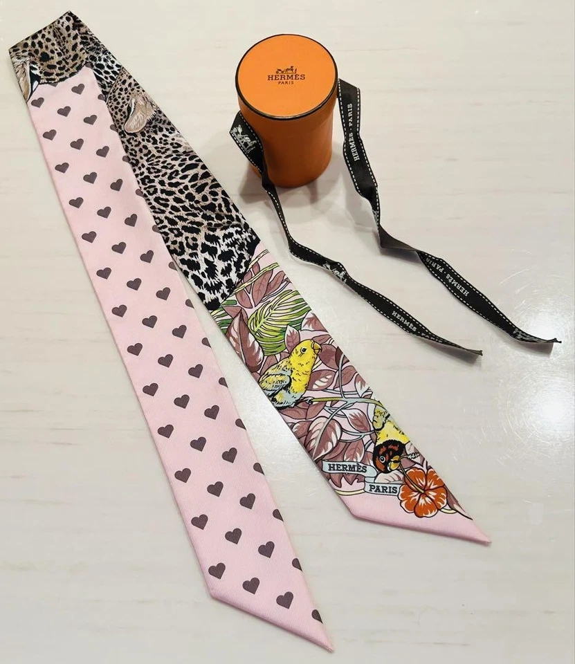 爱马仕斜纹丝绸围巾丛林爱情粉色优秀礼物 — 第 1/4 张图片