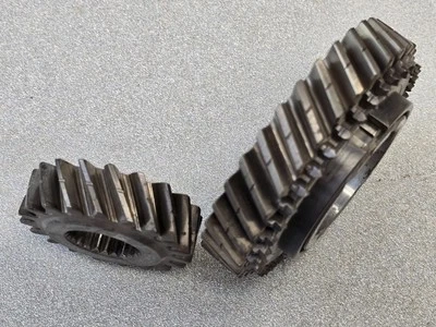 BONITO JUEGO DE ENGRANAJES ORIGINAL PORSCHE 924 VA 2ª VELOCIDAD "IW" 19:32 1/79 #51 Foto 1 de 4