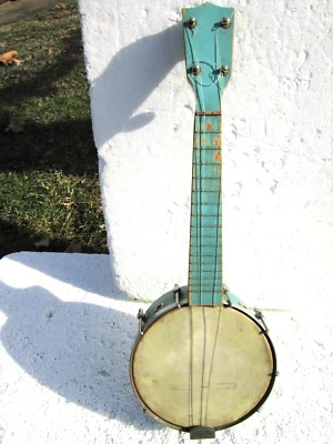 BANJO UKULELE,  1920'S, TONE RING,  7" HEAD,  TURQUOISE, GIG BAG, VERY COOL - Image 1 of 4