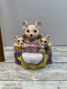 Vintage Mouse Christmas Family Decorative Coin Bank Money Box 5” Tall Free Post - Picture 1 of 13