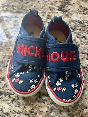 Tenis de lona con estampado integral de Mickey Mouse para niños de los parques de Disney talla 7/8 Foto 1 de 4