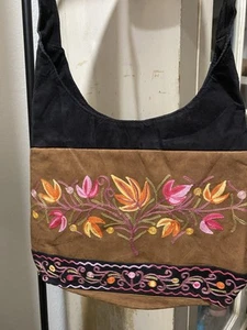 Bestickte Umhängetasche Crossbody Neu mit Etikett Wildleder, komplett gefüttert - Bild 1 von 10