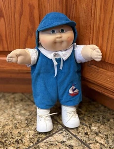 Gebrauchter Vintage Edler Matrosenkohl Aufnäher Kinder mit Schuhen und Hut - Bild 1 von 4