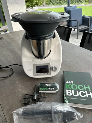 Vorwerk Thermomix TM5, Küchenmaschine mit Varoma, Cook-Key und Zubehör - Bild 1 von 4