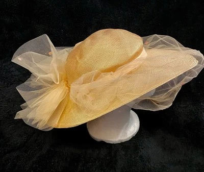 SONNI of San Francisco Vintage Wide Brim Gold Straw Hat w/Tulle & Peach Accents  - Image 1 of 4