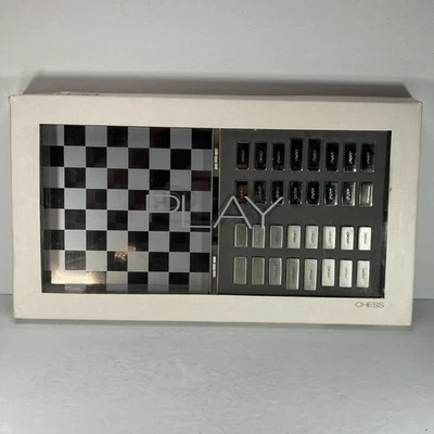 Juego de Ajedrez Magnético de Viaje DKNY Todo Metal Excelente Estado con Instrucciones de Caja Foto 1 de 4