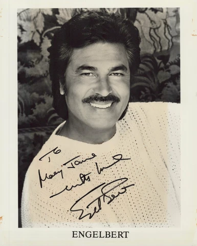 Engelbert Humperdinck (Vintage, inscribed) signed 8x10 photo Cover
