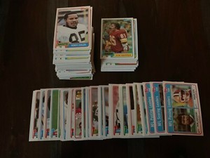 1981 TOPPS FOOTBALL #1 thru #250 -- PICK ANY YOU WANT -- FREE & FAST SHIPPING