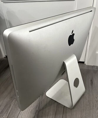 Apple iMac 13,1 - 21.5" 2010 A1311 - Core i3-3225 @ 3.30GHz - Image 1 of 4