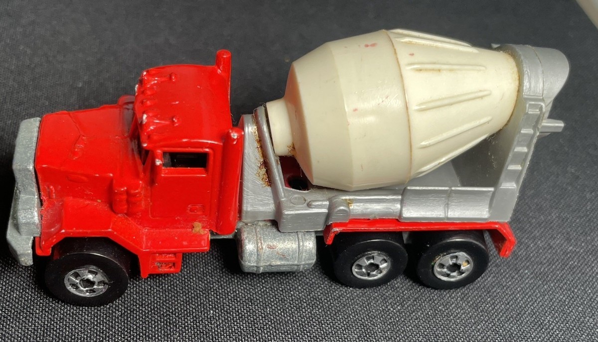 カーズ　マテル　1979年のピータービルトトレーラー Peterbilt 1979 Vehicle Year Vintage Manufacture Diecast Cars