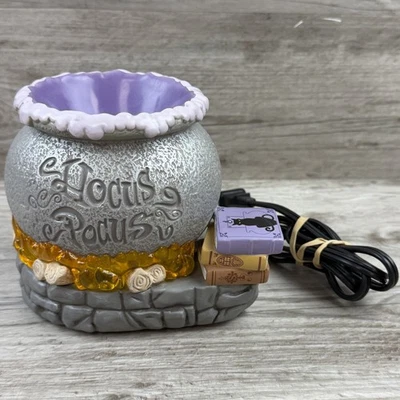 Calentador de cera grande Scentsy Hocus Pocus Disney retirado proyector de Halloween retirado Foto 1 de 4