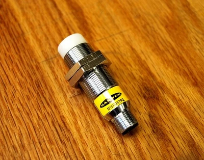 Banner M18RGX7PQ EZ-Light Indicator Light - NEW - Image 1 of 2