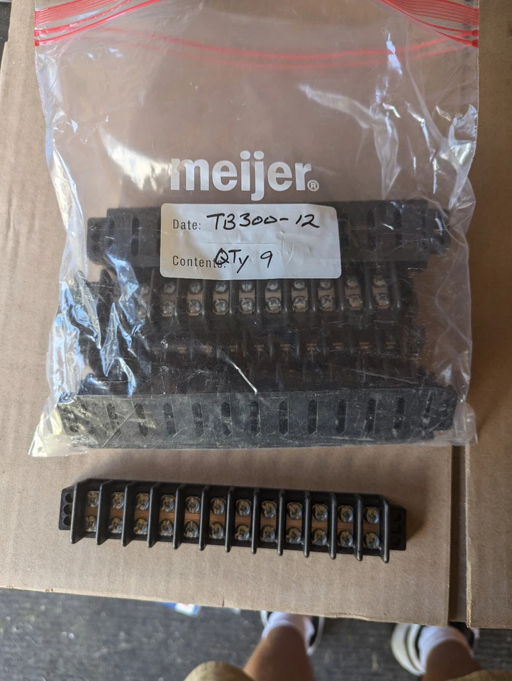 9 Pack of Bussmann TB300-12 terminal blocks, THAT'S $15/EA, NORMALLY $18.54 - Image 1 of 1