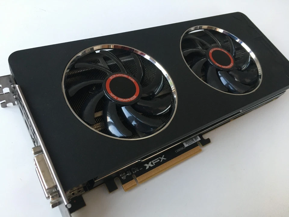 Mac Pro XFX R9 280X 3GB Graphics Card. GKool Backplate, Apple Boot Screens. Mint - Image 1 of 4