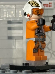 LEGO Star Wars Minifigure sw0944 Biggs Darklighter Dual Mold Helmet 75218 - Picture 1 of 1