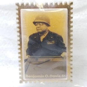 Prendedor de estampillas de herencia afroamericana General Benjamin O Davis Sr. RARO HECHO EN EE. UU. - Imagen 1 de 3
