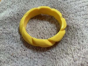 vintage yellow rope bangle bracelet 2.5" diameter - Picture 1 of 4