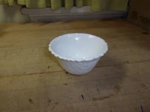 vintage indiana white milk glass woven weave basket small bowl  FREE SHIPPING - Picture 1 of 10