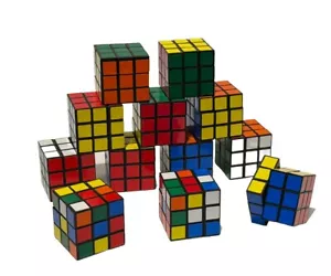 Confezione da 24 mini cubi puzzle 3x3, (1,2 pollici, 3 cm cubi) bomboniere o mosaici per feste - Foto 1 di 8