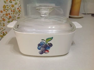 Corning Ware Grapes themeCasserole Dish A-1.5-B   w/ original A7C lid 1 1/2 P - Picture 1 of 4