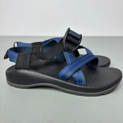 Sandálias Chaco meninos jovens crianças tiras azuis caminhadas ao ar livre tamanho 2 ajustável - Imagem 1 de 4