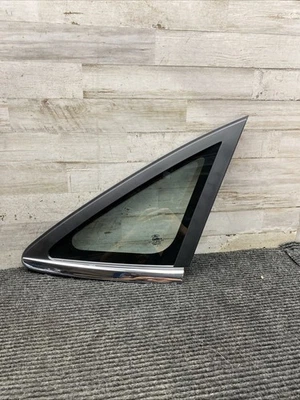 FORD FIESTA 2011-2019 CUARTO DERECHO VENTANA CRISTAL NUEVO OEM AE8Z-5429710-A Foto 1 de 4