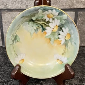 PT Bavaria Tirschenreuth Hand Painted White Daisy Patterned Plate w/Gold Trim - Picture 1 of 5