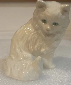 Vintage Goebel West Germany weiße Katze Porzellan Figur sitzend grüne Augen - Bild 1 von 5