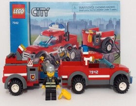 Lego Town City Fire Off Road Fire Rescue Set 7942 With Firefighter Minifigure