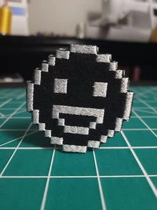 8-Bit Smiley Gesicht Bügelbild Patch - Bild 1 von 2