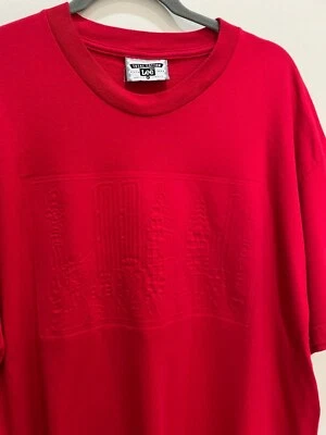 Camiseta Lee Roja Nueva York Repujada 3D De Colección Para Hombre Talla XL Ropa de Calle Hecha en EE. UU. Foto 1 de 4