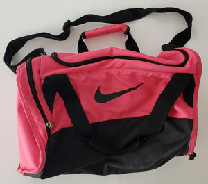 pink nike duffle bag 