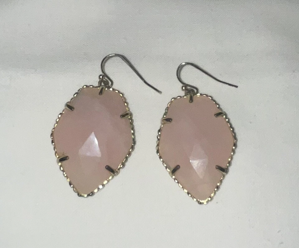 Pendientes colgantes Kendra Scott de cuarzo rosa, tono dorado Corley Foto 1 de 4