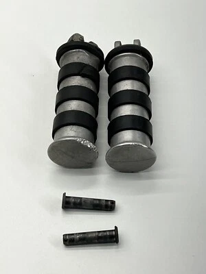 #130 98-00 Honda Spirit Shadow VT 1100c VT1100 PÉ TRASEIRO PEG PASSO ESQUERDO DIREITO - Imagem 1 de 4