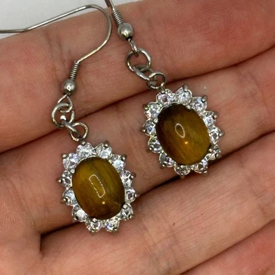 Pendientes STS Karis Ojo de Tigre Cabujón Circonita cúbica Cristal Tono Plata Cuelga Starburst Foto 1 de 4