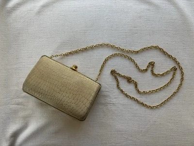 Bolso sin asas Bruno Magli Italia gamuza simulada cocodrilo estampado serpiente con cadena dorada Foto 1 de 4