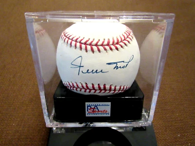 WILLIE MAYS GIANTS METS HOF SIGNED AUTO OML BASEBALL PSA/DNA GRADED 9.5 BEAUTY - Image 1 of 4