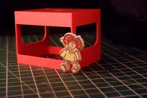 Cabbage Patch Kids | HYPER RARE Vintage Pin Button | Plastic Stamp LIKE NEW - Picture 1 of 4