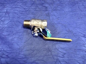 Válvula de bola Everflow 600MF034-NL latón roscado sin plomo 3/4"" sin usar en paquete x 3/4"" FIP - Imagen 1 de 4