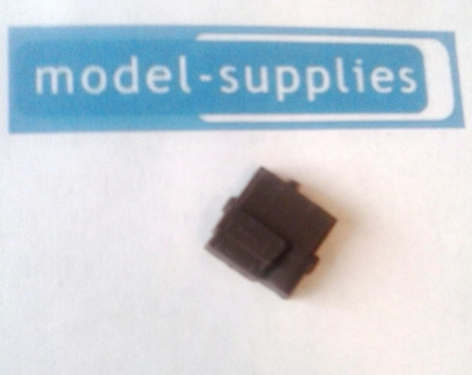 Matchbox reproduction 56B Fiat 1500 brown plastic roof luggage - Image 1 of 1