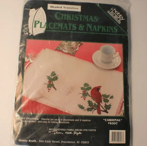 Kit de manteles y servilletas Cardinal transferencias sombreadas para pinturas de tela 9307 - Imagen 1 de 4