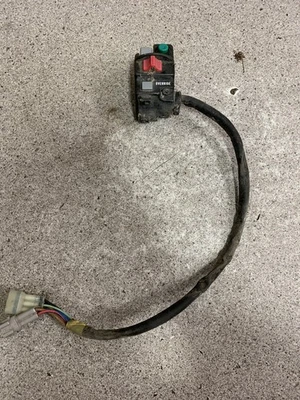 Faro de arranque Yamaha Grizzly 550, 700 Kodiak 700 09-19 | Interruptor de anulación Foto 1 de 4