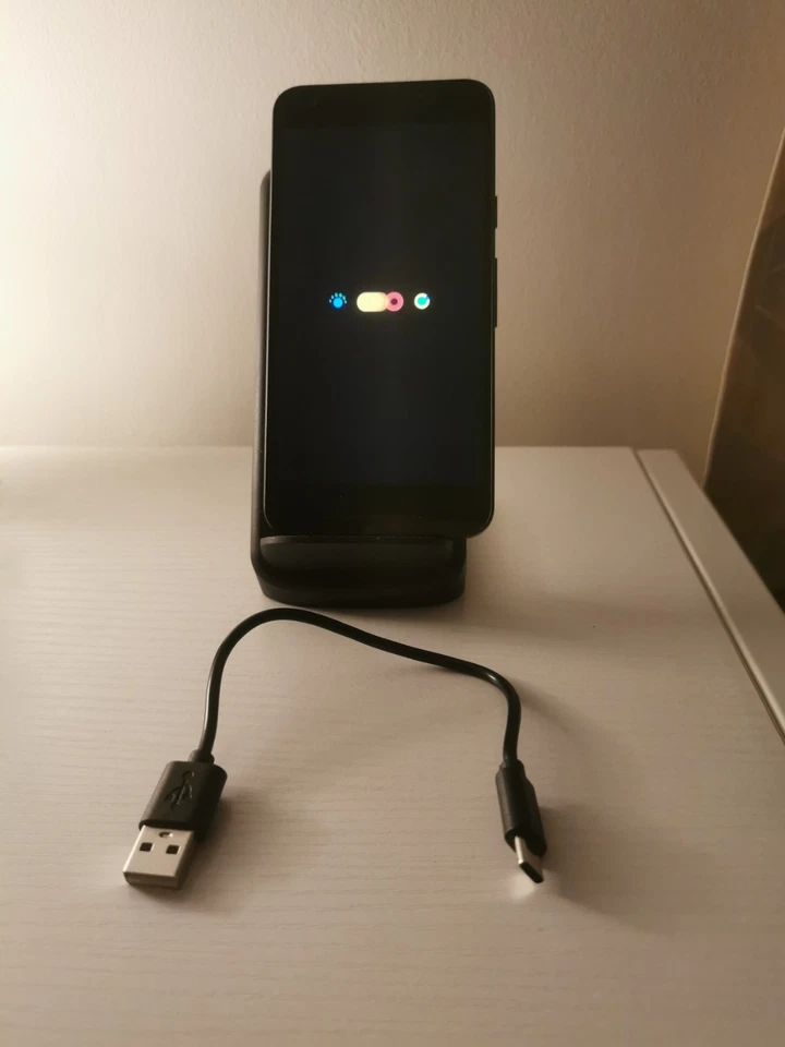 Google Nexus 5X Mobile Phone - Black, unlocked, 32GB - Image 1 of 4