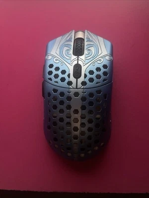 Mouse inalámbrico para juegos Finalmouse STARLIGHT-12 Poseidon Foto 1 de 4