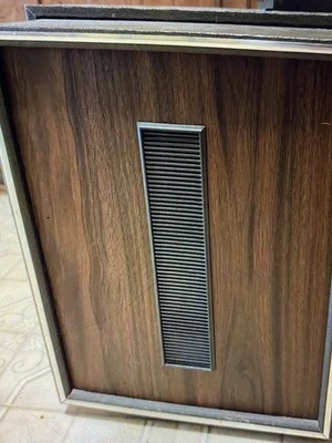 Vintage Magnavox Stereophonic Solid State Stereo Micromatic Turntable  - Image 1 of 4